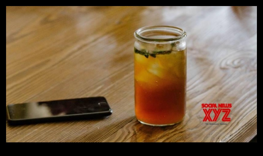 Arta de a crea ceaiuri cu gheață cu aromă Sfaturi și inspirații pentru pasionații de ceai 4 Arta de a crea ceaiuri cu gheață cu aromă: sfaturi și inspirații pentru pasionații de ceai