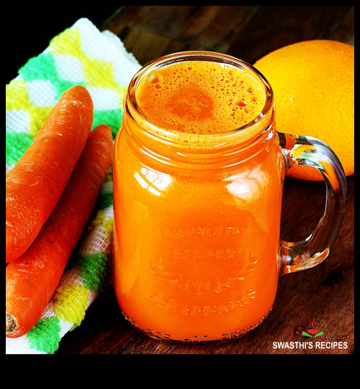 DIY Citrus Bliss: Creați amestecuri unice de suc de morcov și portocale acasă